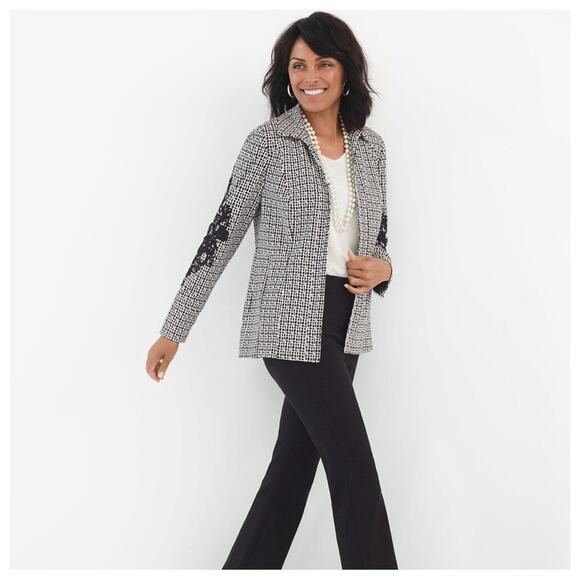 CHICO’S blazer size 3 large black white lace appliqué on arms - Picture 6 of 14